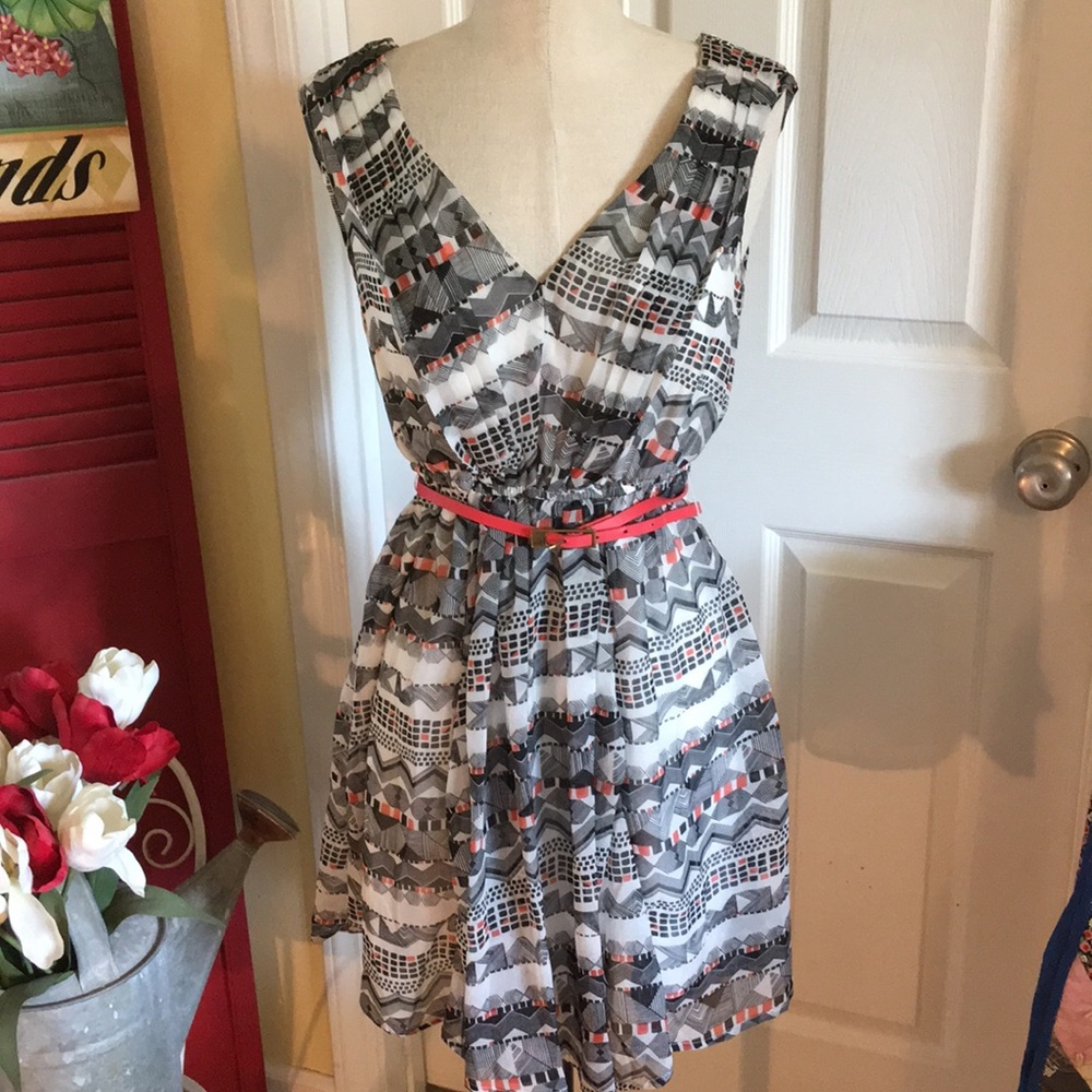 ♦️Rachel and Chloe fit and flair dress